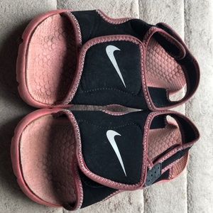 Girls size 11 Nike sandals